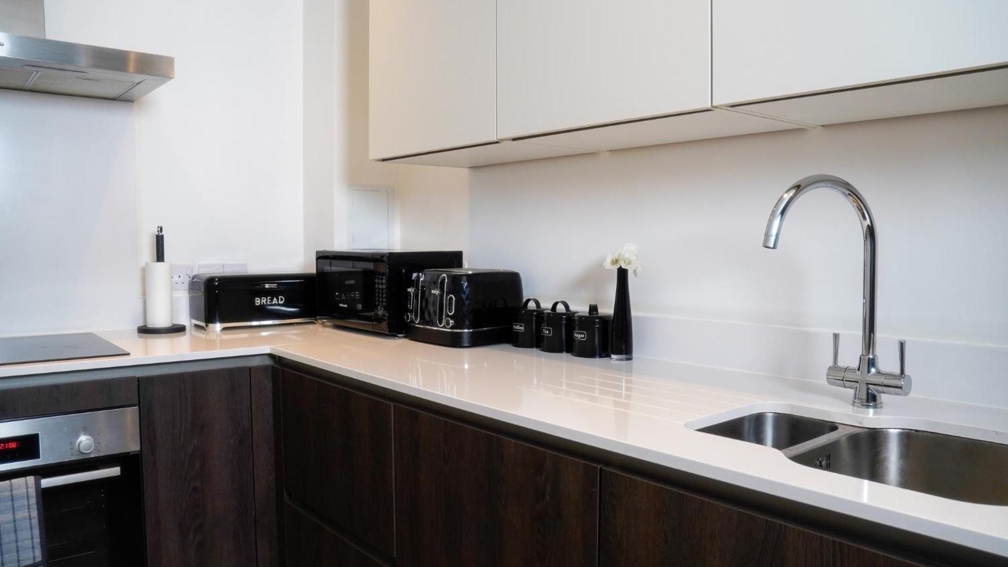 Manchester City Centre Apt With Balcony & Free Parking - Including Free 1-Hour Late Check-Out For Bookings On The 29Th 31St May, Justeat Voucher For 2-Night Stays Minimum! Exteriör bild